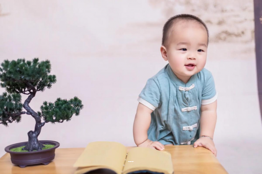 灯塔宝宝爱吐奶是什么原因